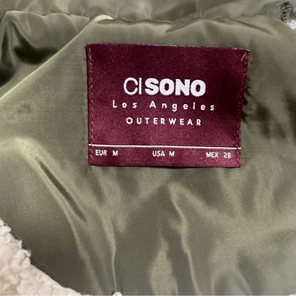 Women’s vest. - Picture 3 of 5